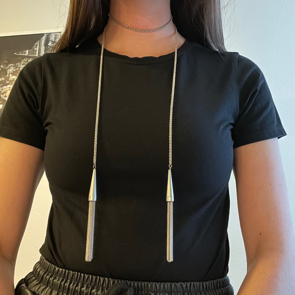 Kendra Scott Phara Tassel Necklace in Silver - Picture 5 of 9